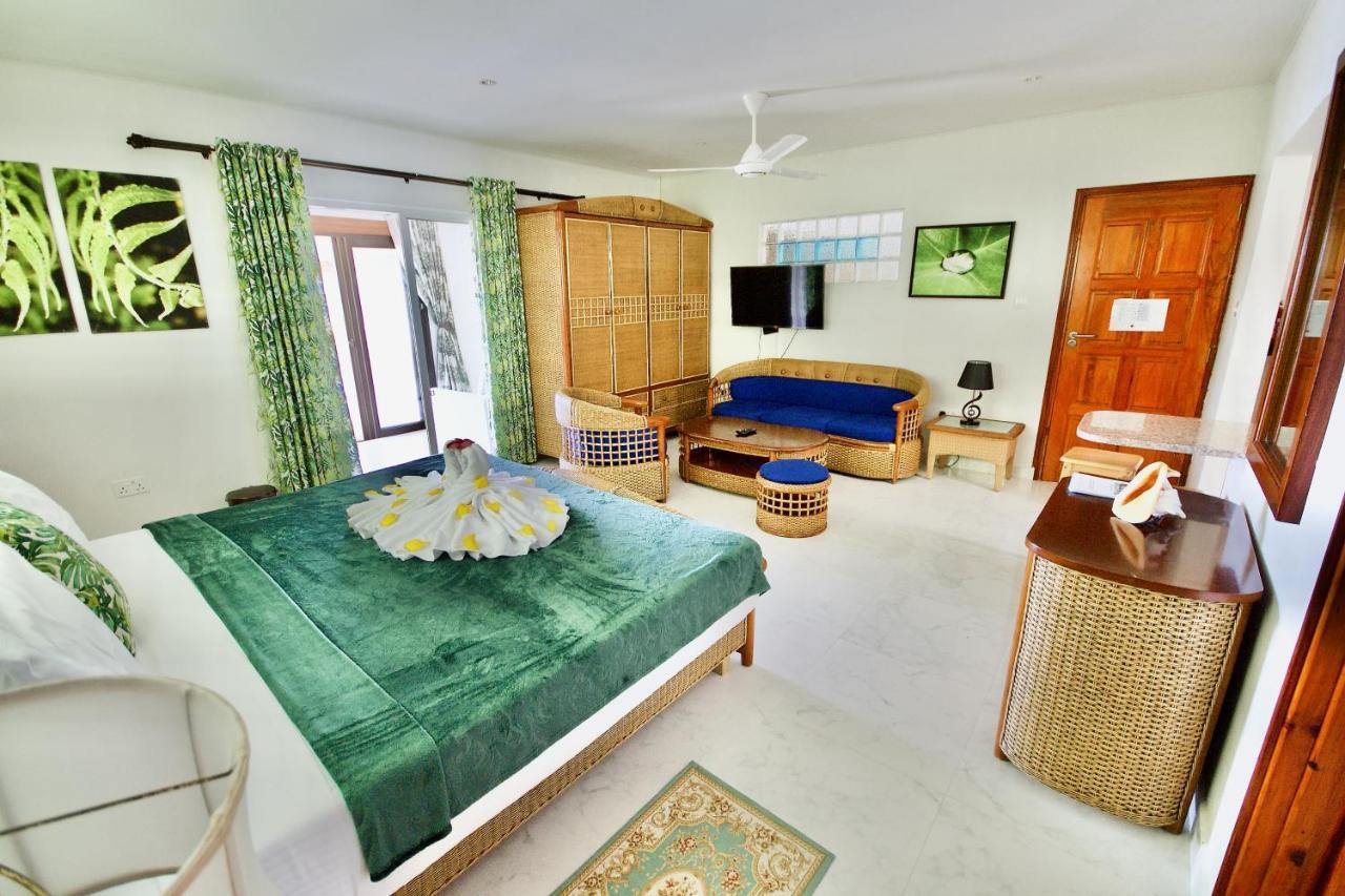 Sea Splash Self Catering And La Petite Maison Grand Anse  Exterior photo