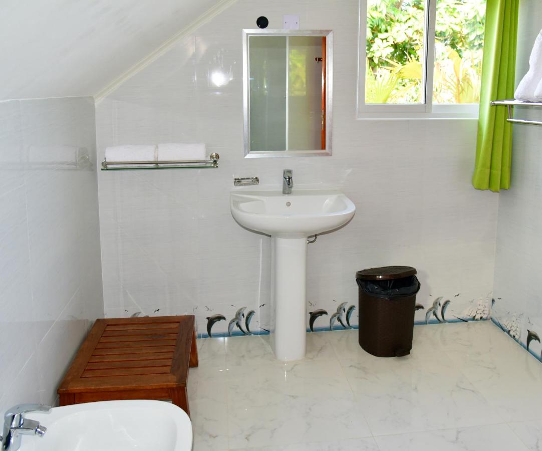 Sea Splash Self Catering And La Petite Maison Grand Anse  Exterior photo