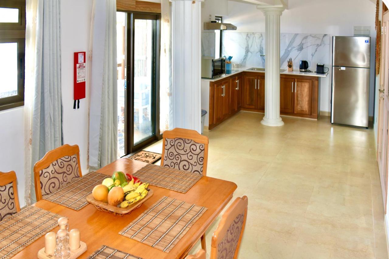 Sea Splash Self Catering And La Petite Maison Grand Anse  Exterior photo